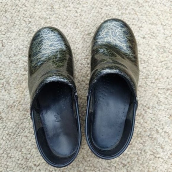 DANSKO professional Clogs 38 US 7 Patent Leather nurses shoes black green - Picture 6 of 12